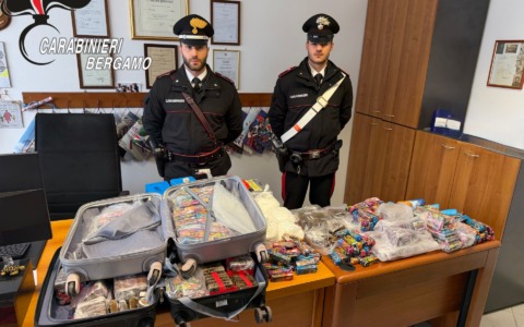 Sequestrati quasi due quintali di droga a Villa d’Adda, arrestato un pusher