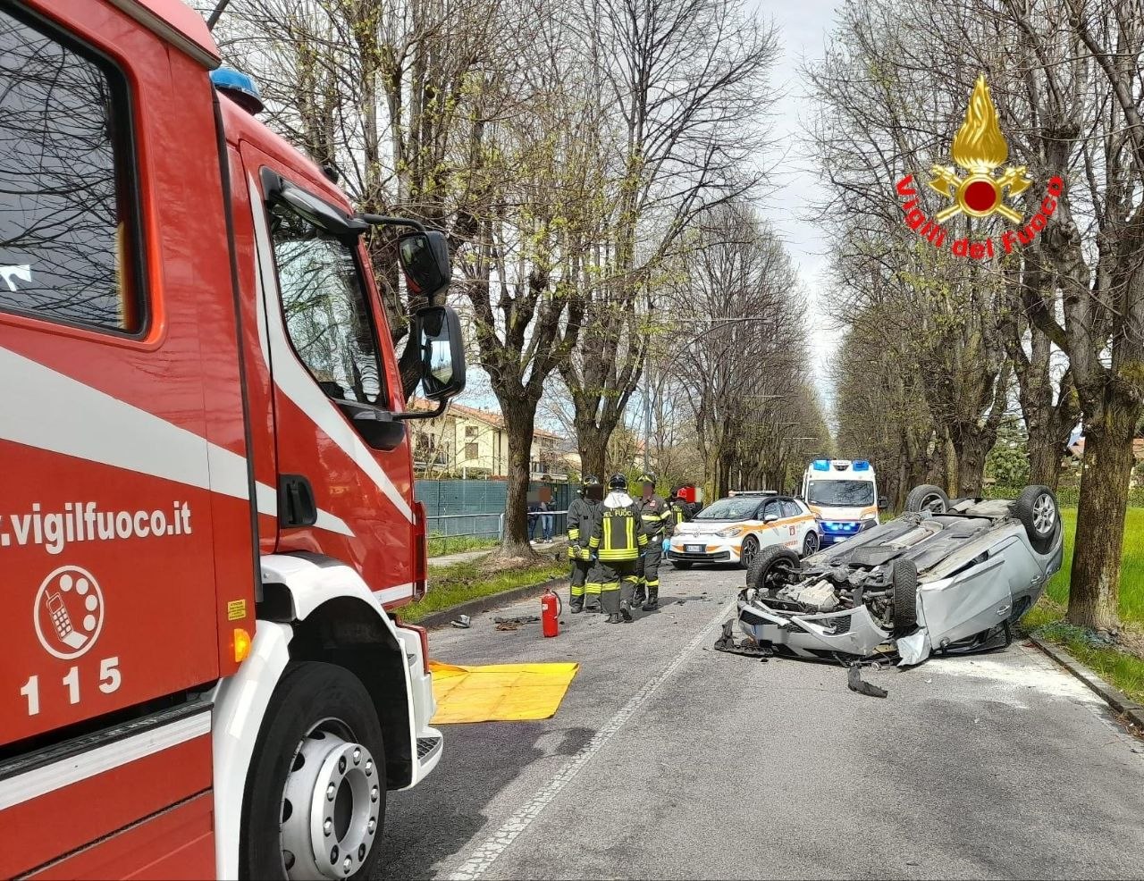 Incidente stradale a Paderno d’Adda: auto ribaltata, ferite due donne