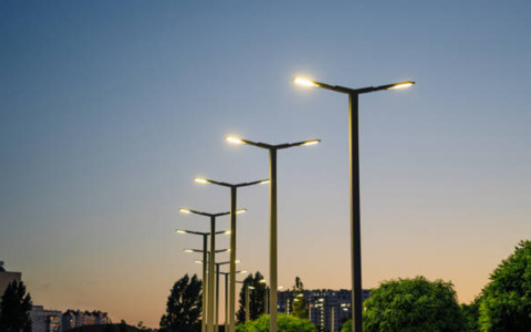 Inizio della riqualificazione dell’illuminazione pubblica nel Meratese