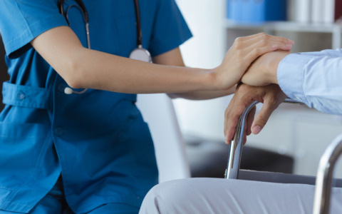 Parte il bando “Giovani Competenti”: i ragazzi raccontano storie nelle RSA