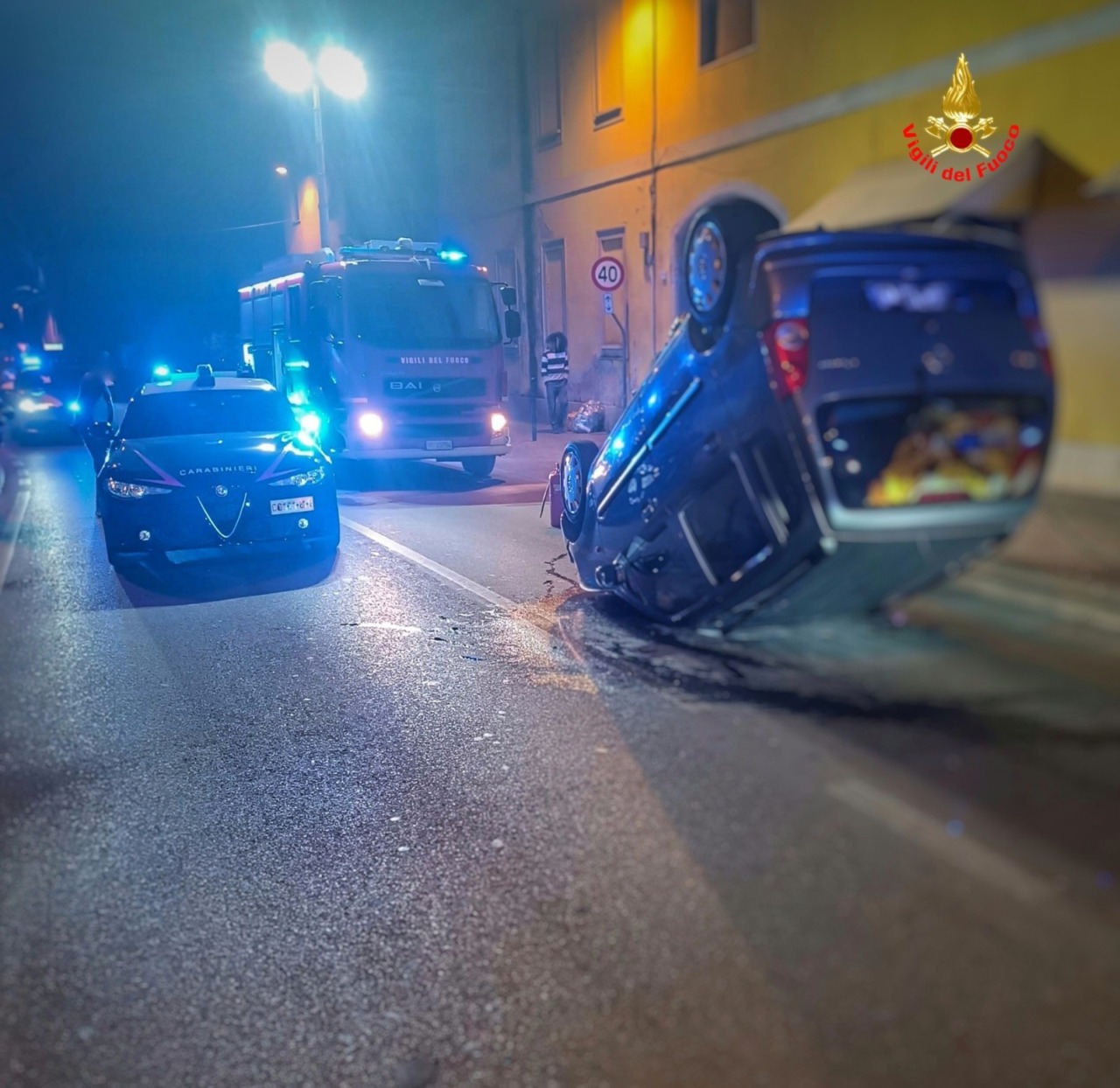 Ribaltamento di un’auto a Verderio: giovane in ospedale