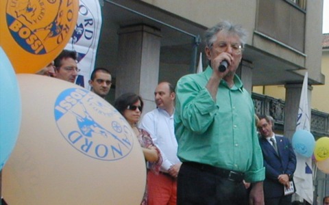 Umberto Bossi è morto, lutto tra i leghisti brianzoli