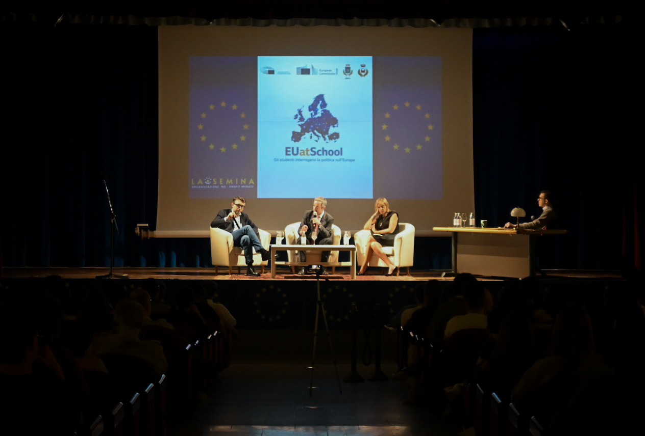 EuatSchool: un dialogo tra studenti e politica a Merate