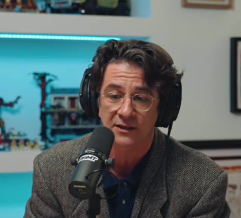 Francesco Mandelli rievoca gli spettacoli con don Angelo in un podcast