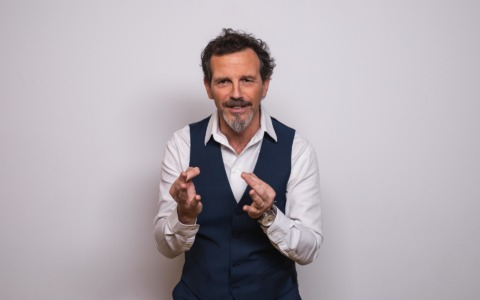 Germano Lanzoni in scena a Casatenovo per sostenere la Fabio Sassi