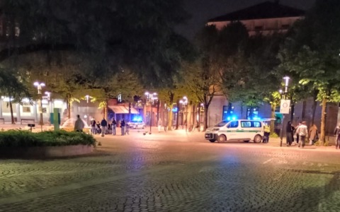 Il sindaco di Merate limita la vendita di alcolici e gli orari di apertura