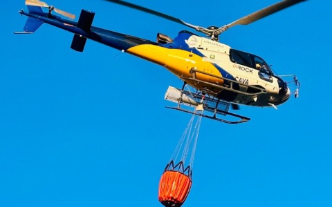Incendio in un bosco tra Santa Maria Hoè e Colle Brianza, concluso dopo due giorni di interventi