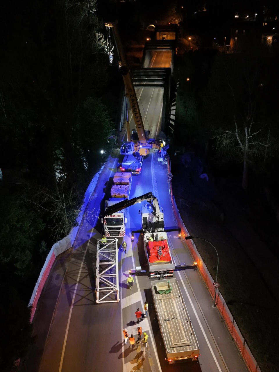 Incontro tra il prefetto e gli autotrasportatori sul ponte di Brivio