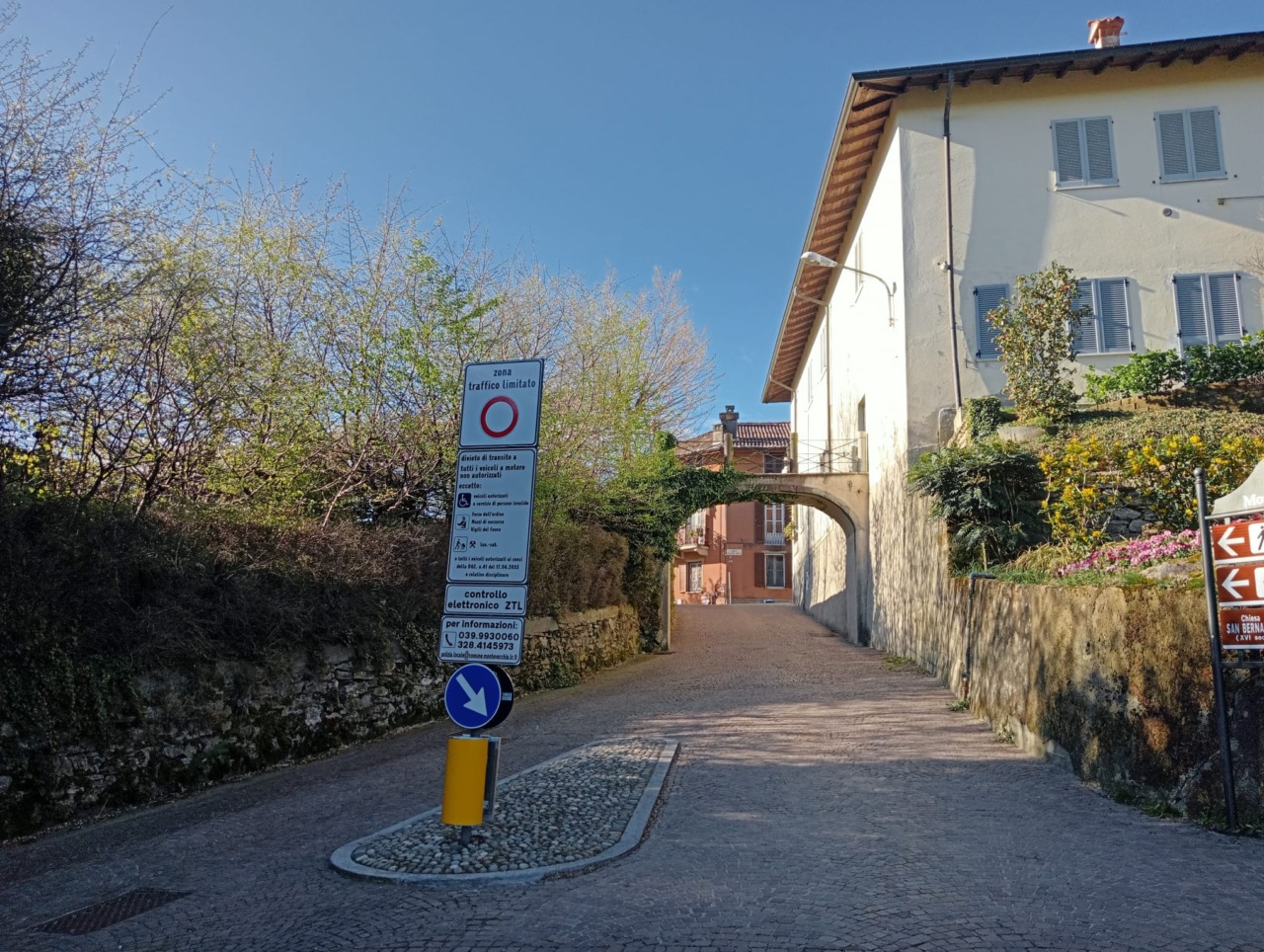 Montevecchia avvia la Ztl in piazza Agnesi con telecamere