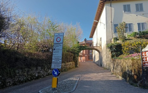 Montevecchia avvia la Ztl in piazza Agnesi con telecamere