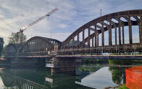 Chiusura del ponte di Brivio, i comitati si difendono: “Non siamo noi i colpevoli”