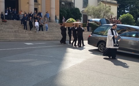 Funerali di Alfredo Magni: l’addio della comunità a uno storico allenatore