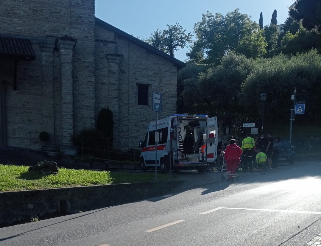 Investito un ciclista a Montevecchia, interviene l’elicottero