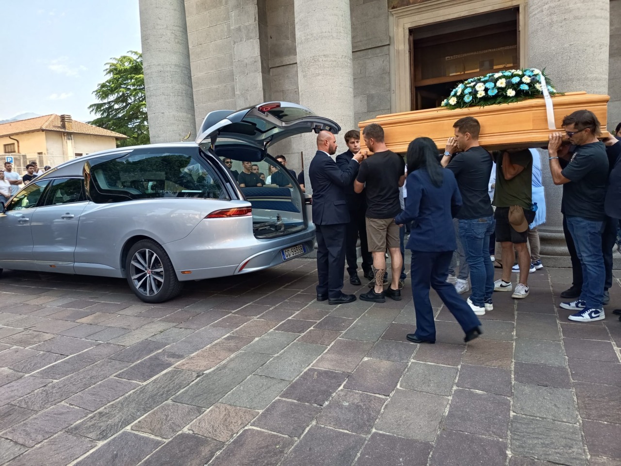 Profonda commozione per l’addio a Roberto Manzini