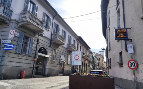 Apertura al traffico sabato mattina in Via Manzoni: stop alla ztl dal 20 giugno