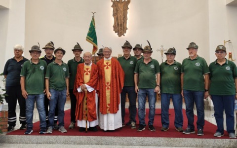Nibionno celebra i sessant’anni di sacerdozio di don Mario Carzaniga e don Luigi Bianchi