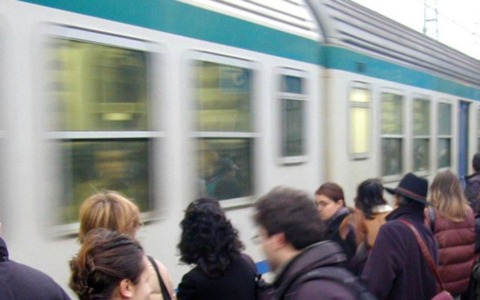 Studenti e lavoratori chiedono più autobus sulla tratta Bergamo-Paderno