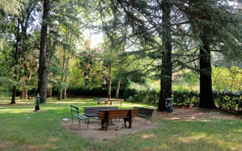 Emergenza bivacco al parco giochi di Olgiate Molgora