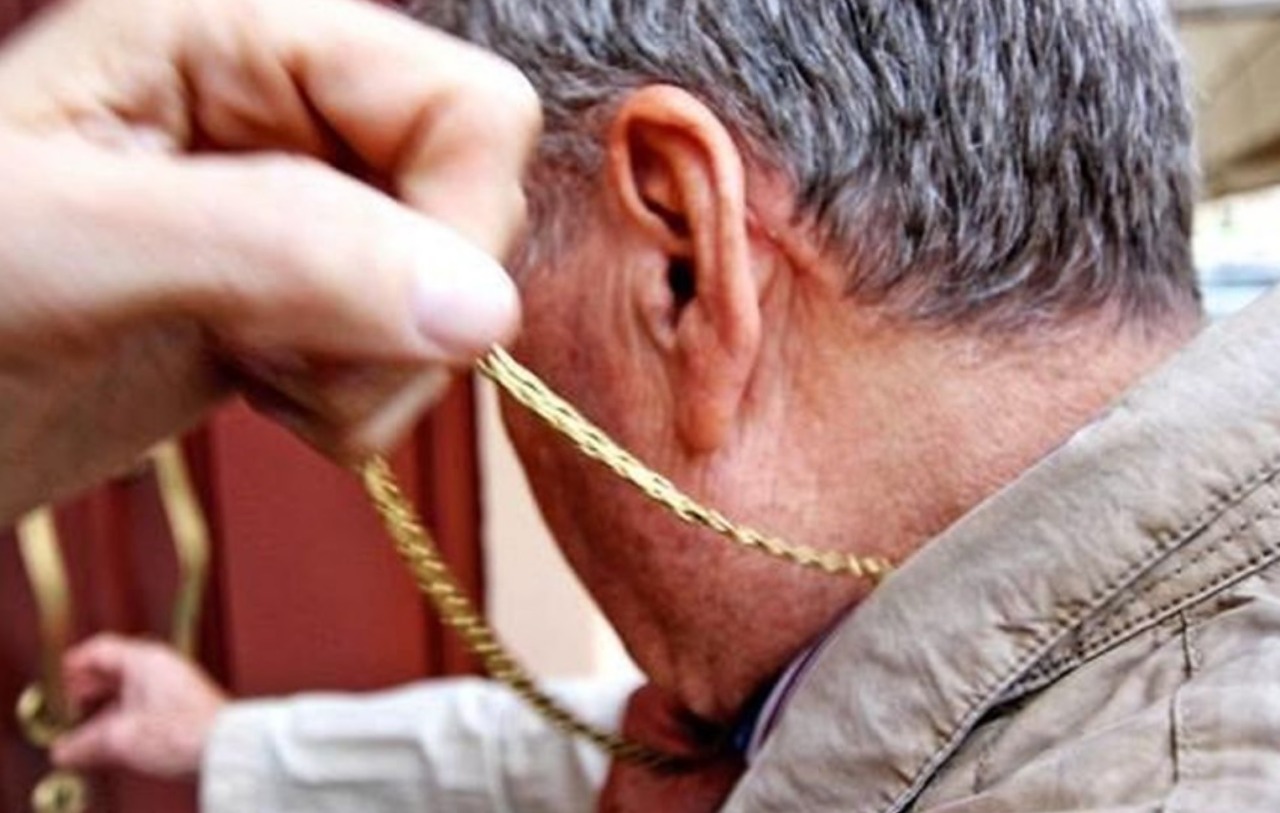 Furti con il metodo dell’abbraccio: la giovane ladra colpisce a Missaglia