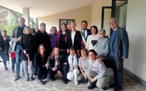 La maestra Patrizia Stucchi lascia la scuola dell’infanzia dopo 34 anni di insegnamento