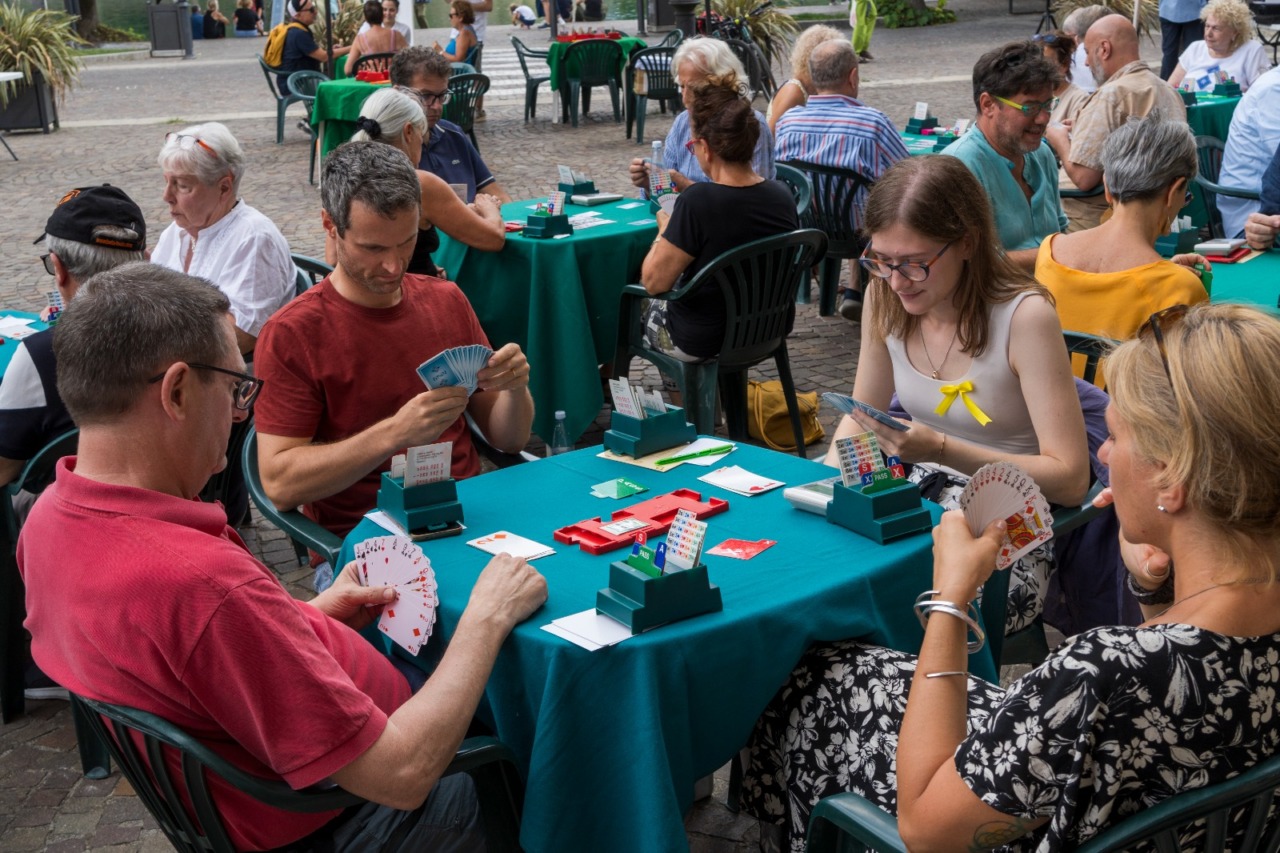 Il Bridge Club Merate sorprende a Brivio con il Torneo delle Due Torri