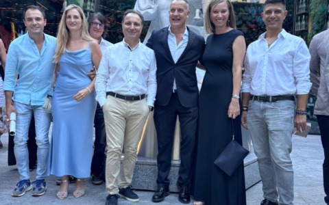 L’avvocato Antonino Crea festeggia 50 anni a Milano con una grande celebrazione
